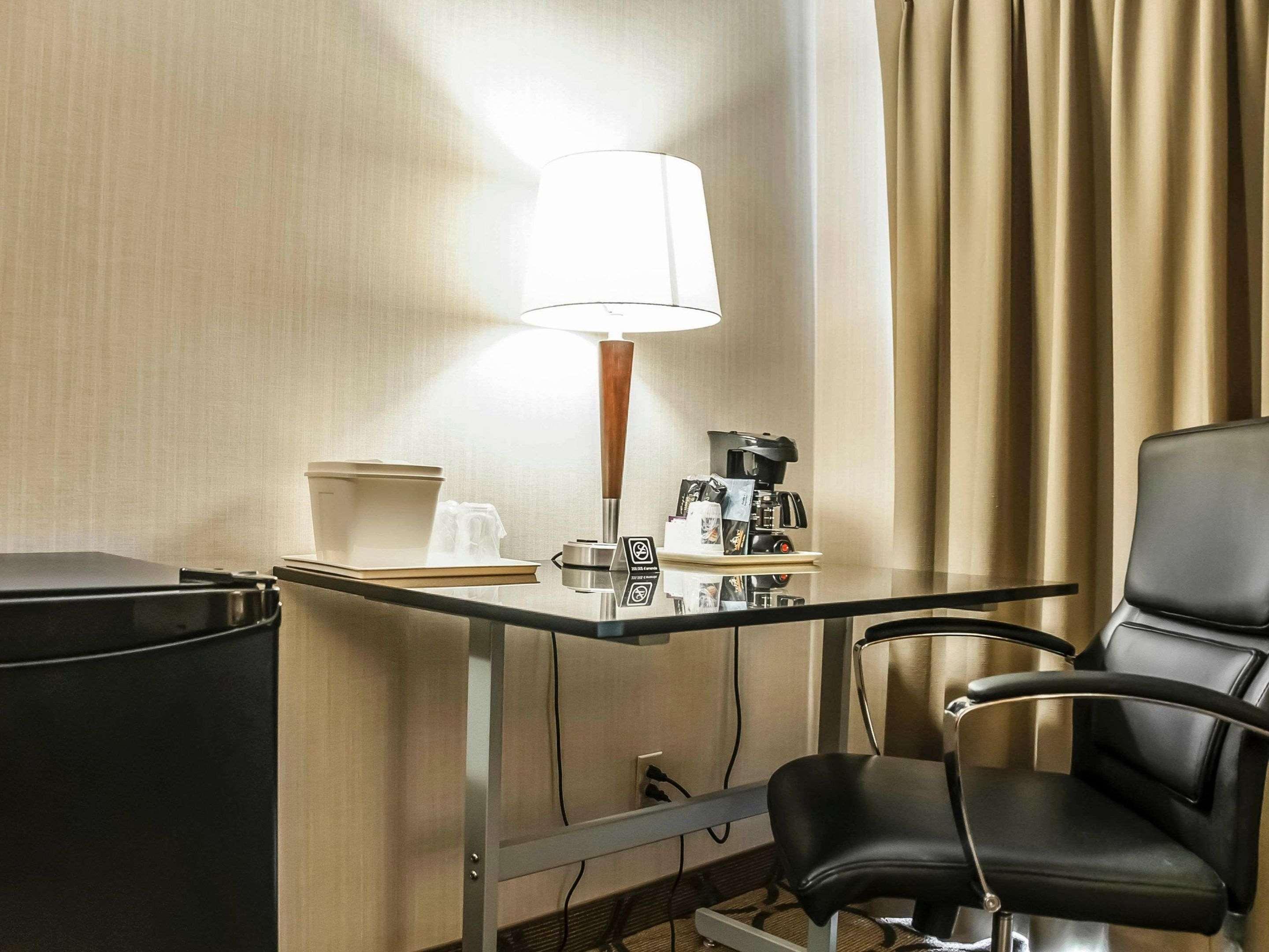 Comfort Inn Laval Esterno foto