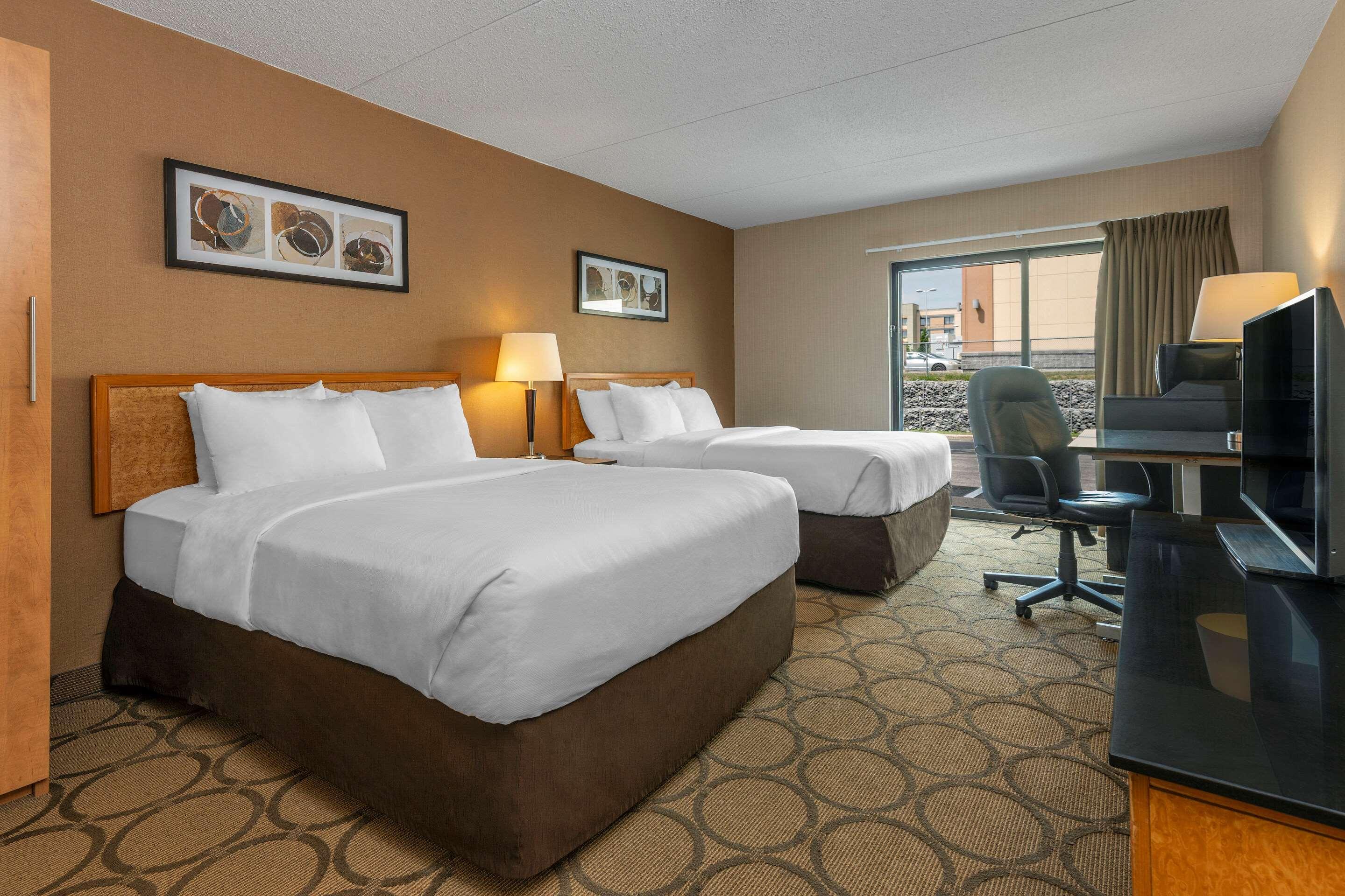 Comfort Inn Laval Esterno foto