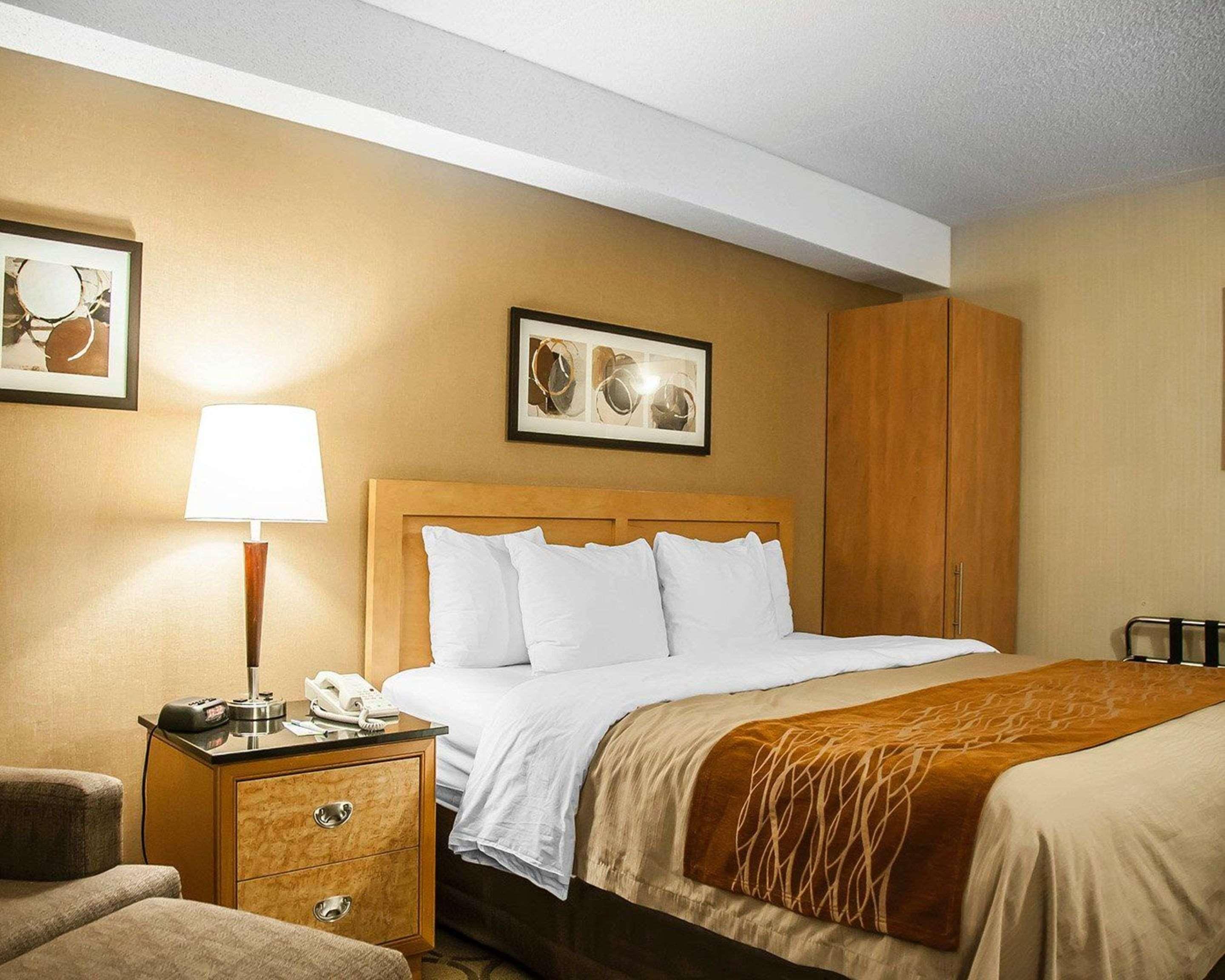 Comfort Inn Laval Esterno foto