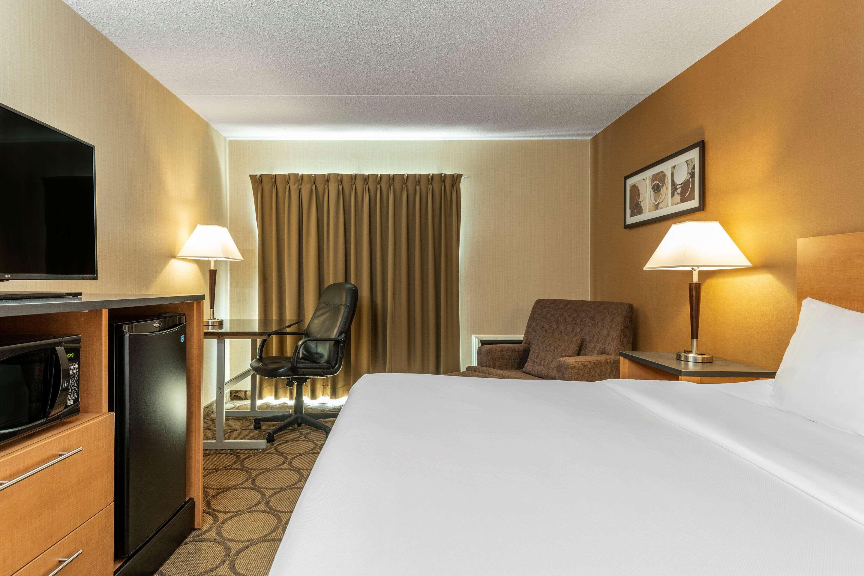 Comfort Inn Laval Esterno foto