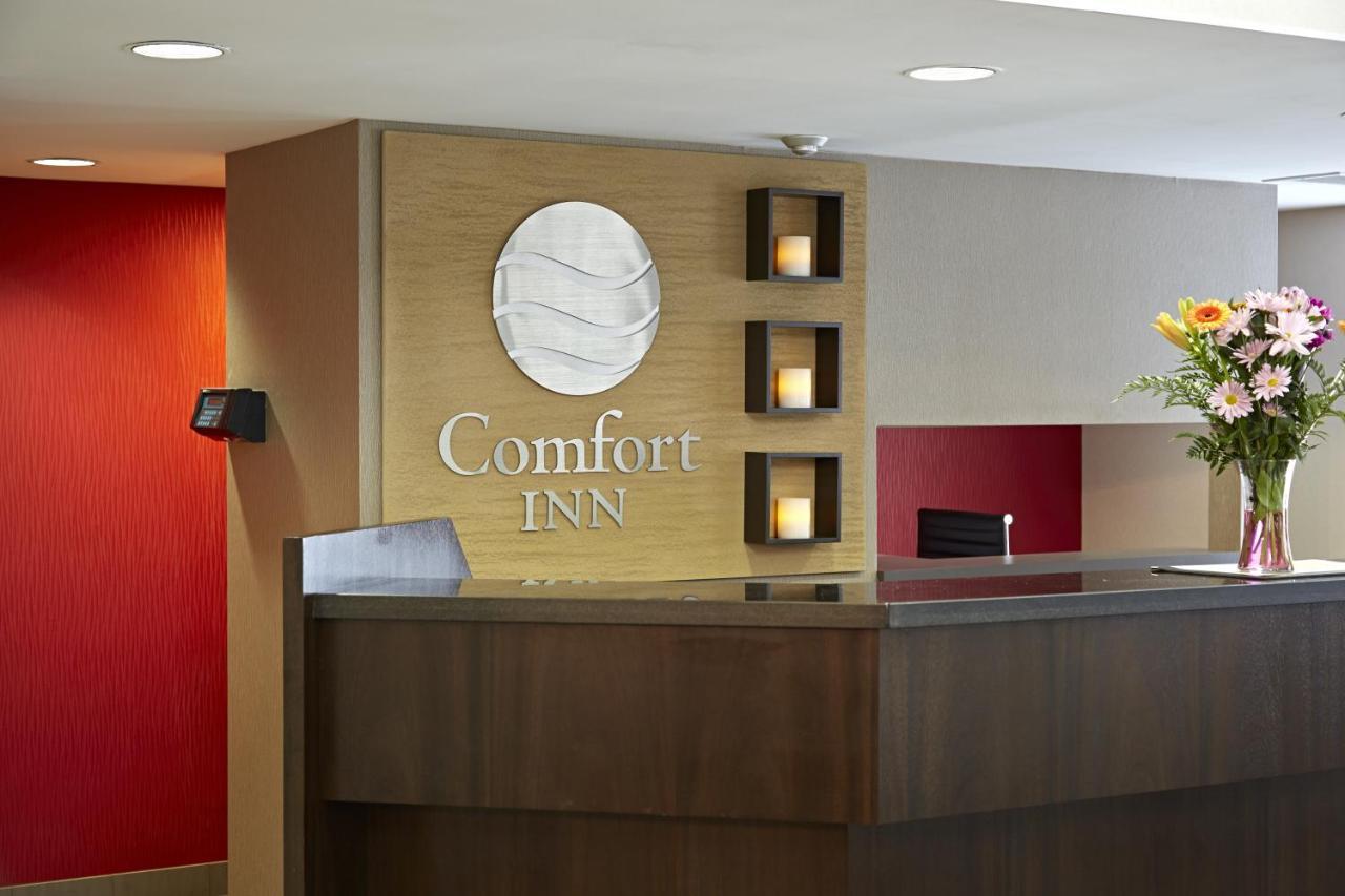 Comfort Inn Laval Esterno foto