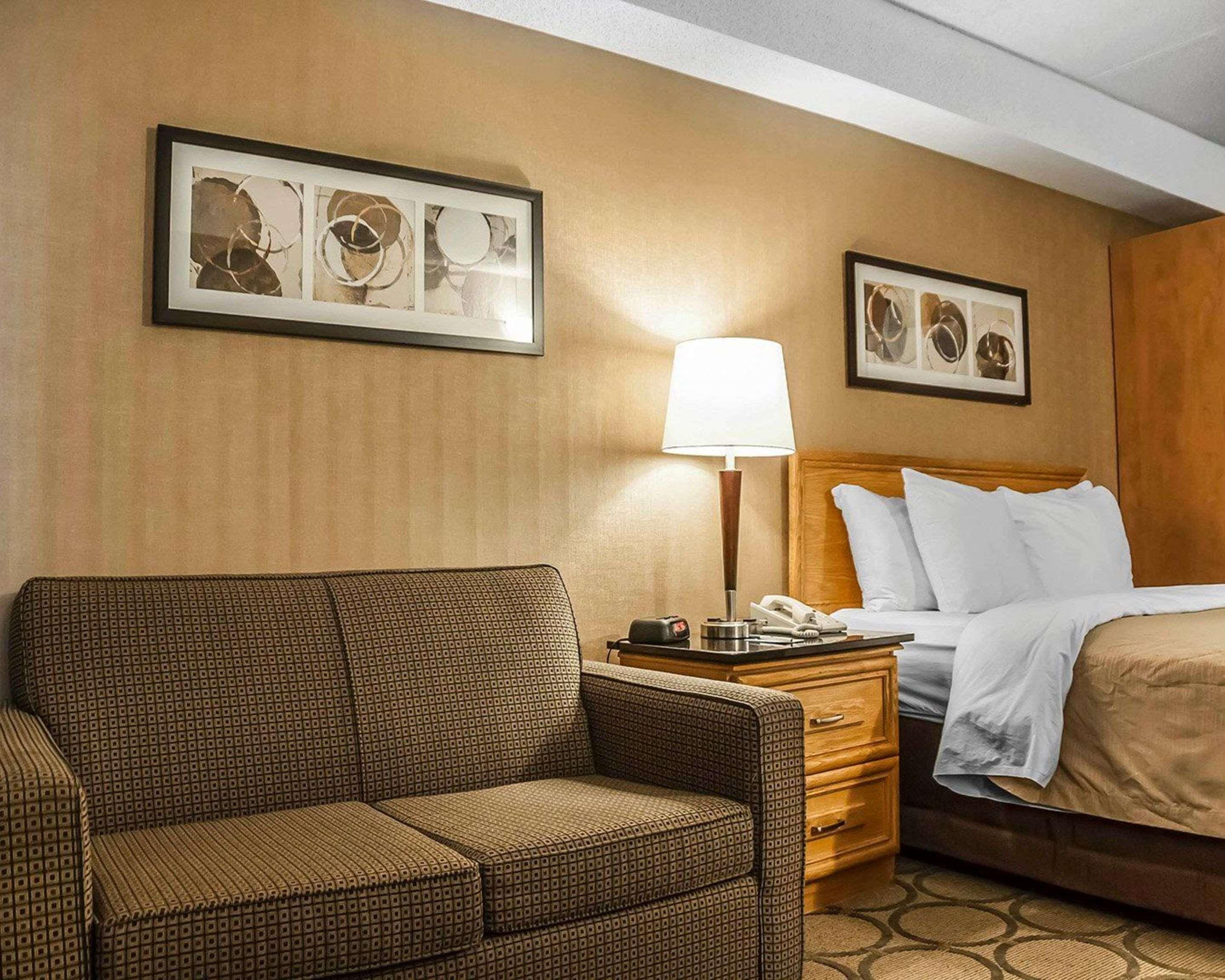 Comfort Inn Laval Esterno foto