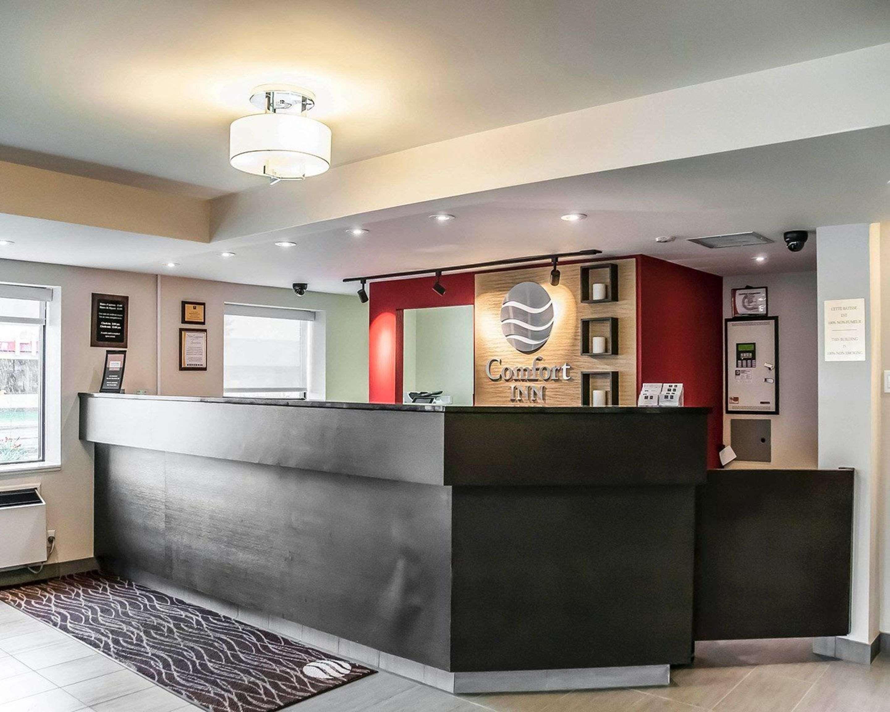 Comfort Inn Laval Esterno foto