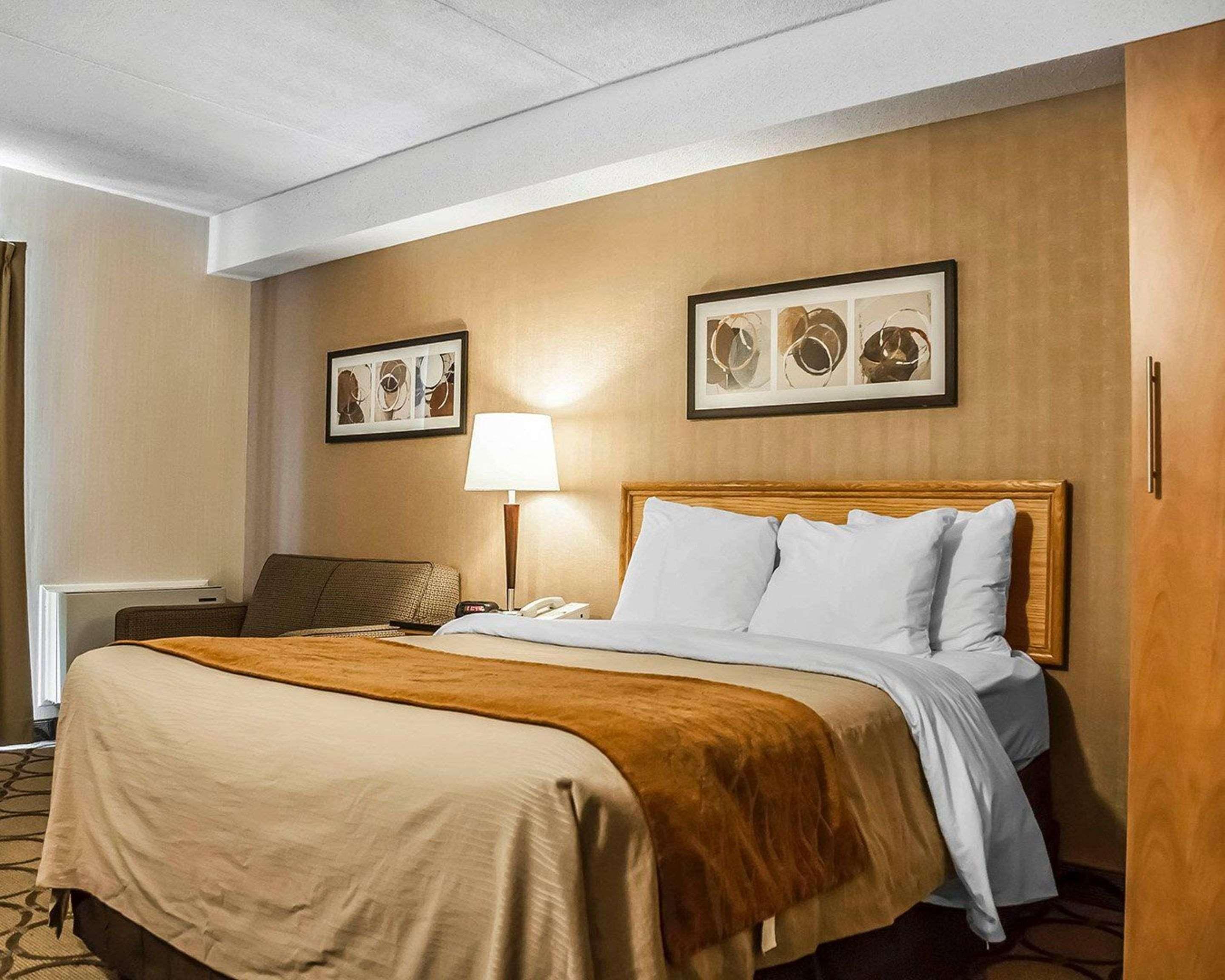 Comfort Inn Laval Esterno foto