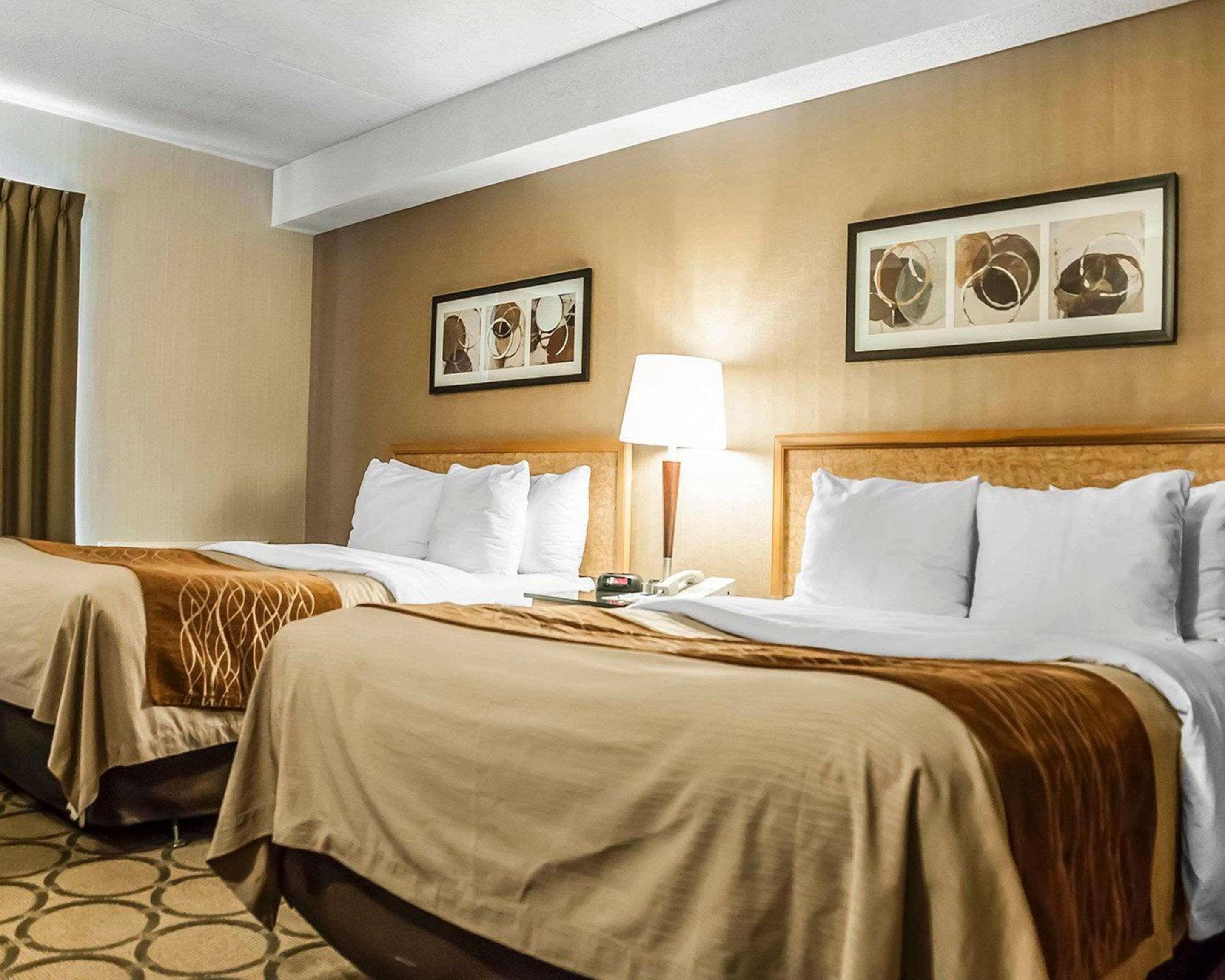Comfort Inn Laval Esterno foto
