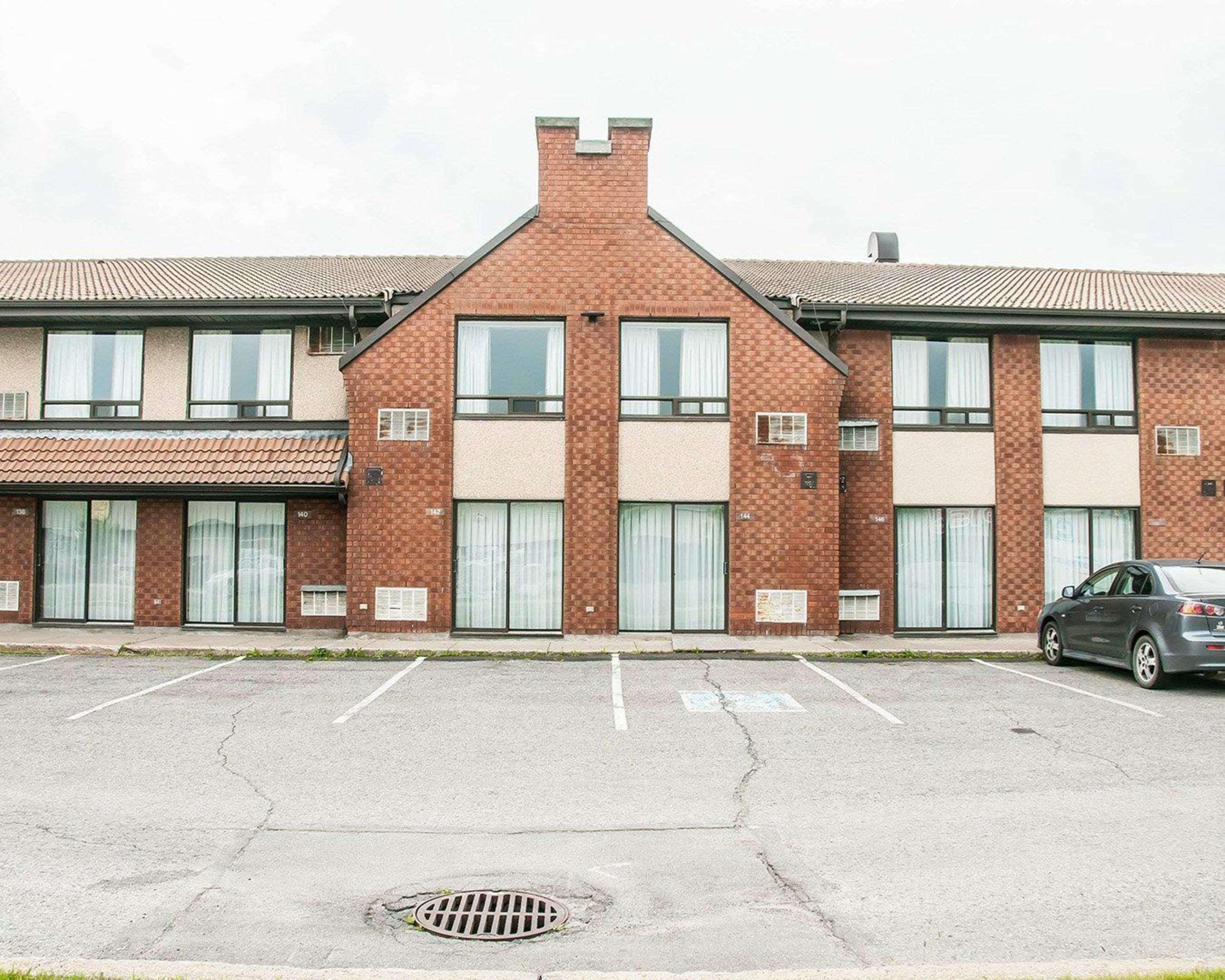 Comfort Inn Laval Esterno foto