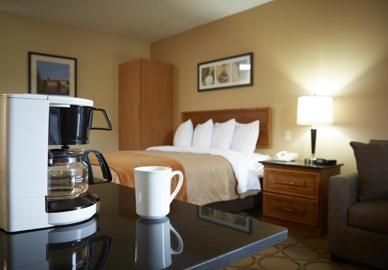 Comfort Inn Laval Esterno foto