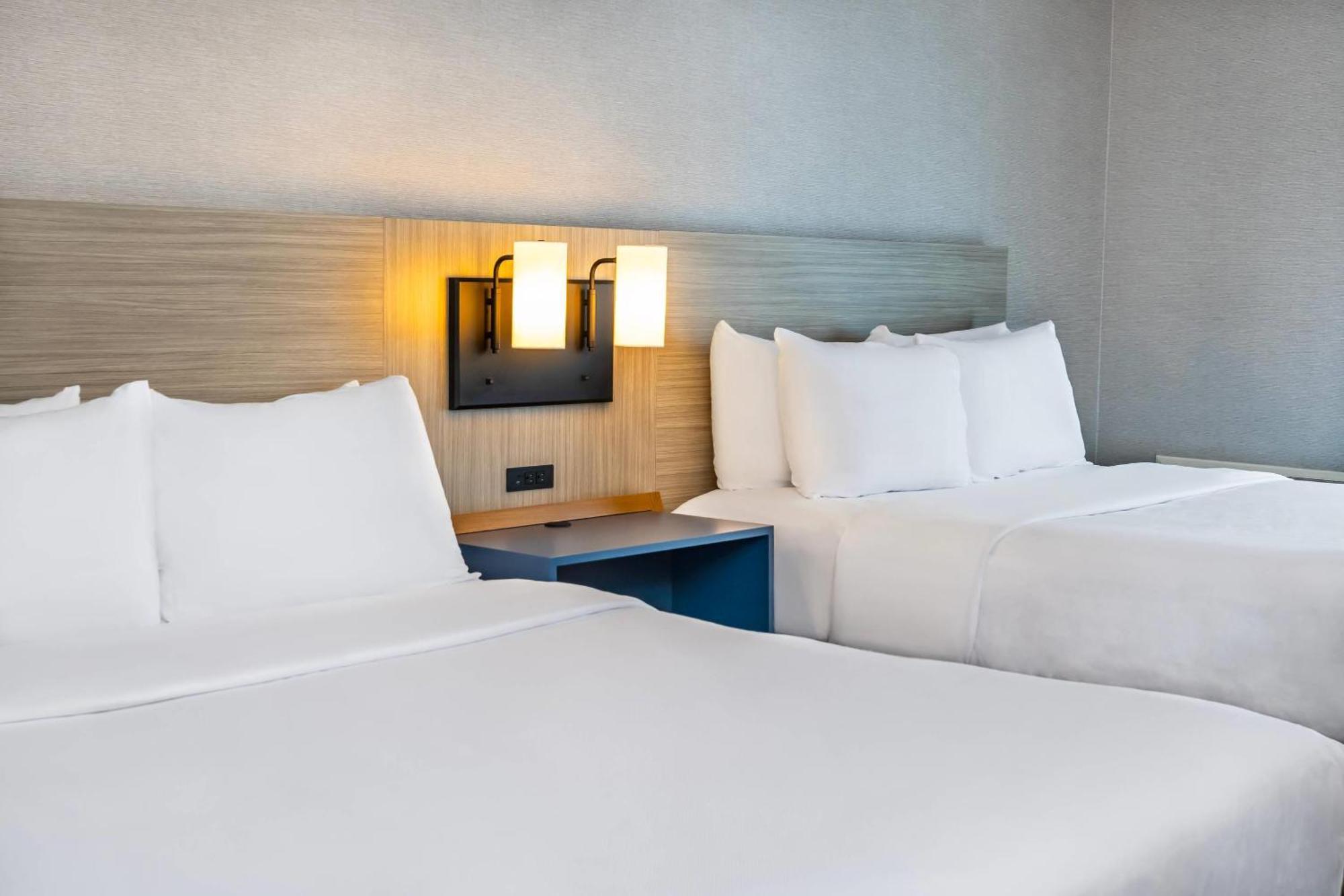 Comfort Inn Laval Esterno foto
